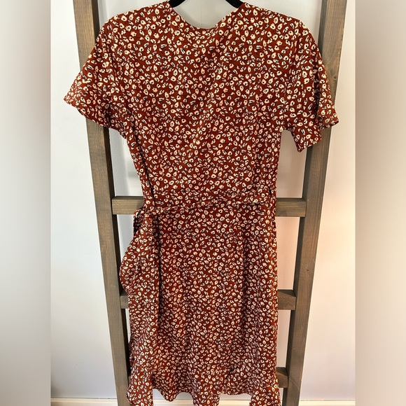 Floral wrap midi dress - Picture 2 of 6